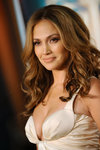 Jennifer-Lopez-sexy-cleavage-1197235.jpg