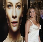 Jennifer-Lopez-sexy-cleavage-1197225.jpg