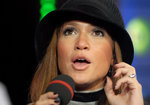 Jennifer-Lopez-dressed-801978.jpg